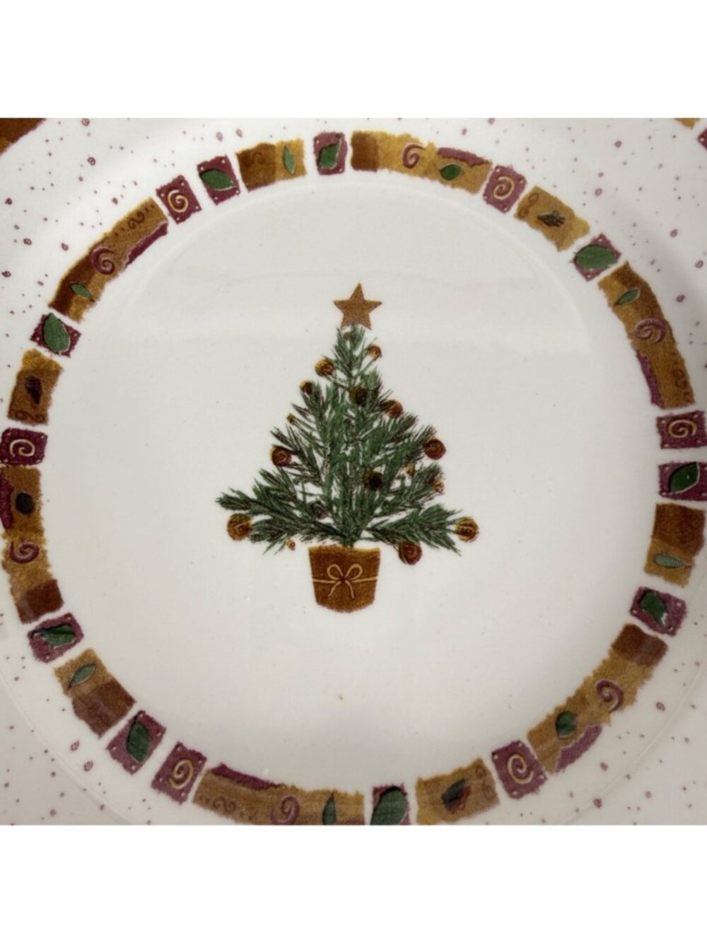 Pier 1 Natural Christmas Dinner Plate With Festive Tree Design Made In England - Picture 2 of 6